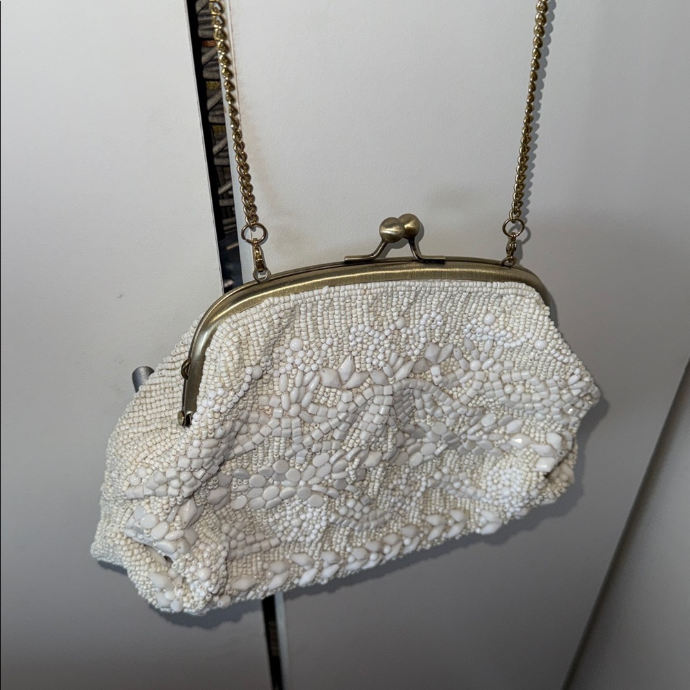 Women's Cream/Ivory Beaded Crossbody Bag/clutchChain Strap Kiss Lock Purse